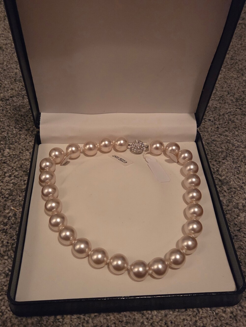 House Of Ivana - Ivana Trump Cream Pearl Necklace With Fireball Clasp Brand New!